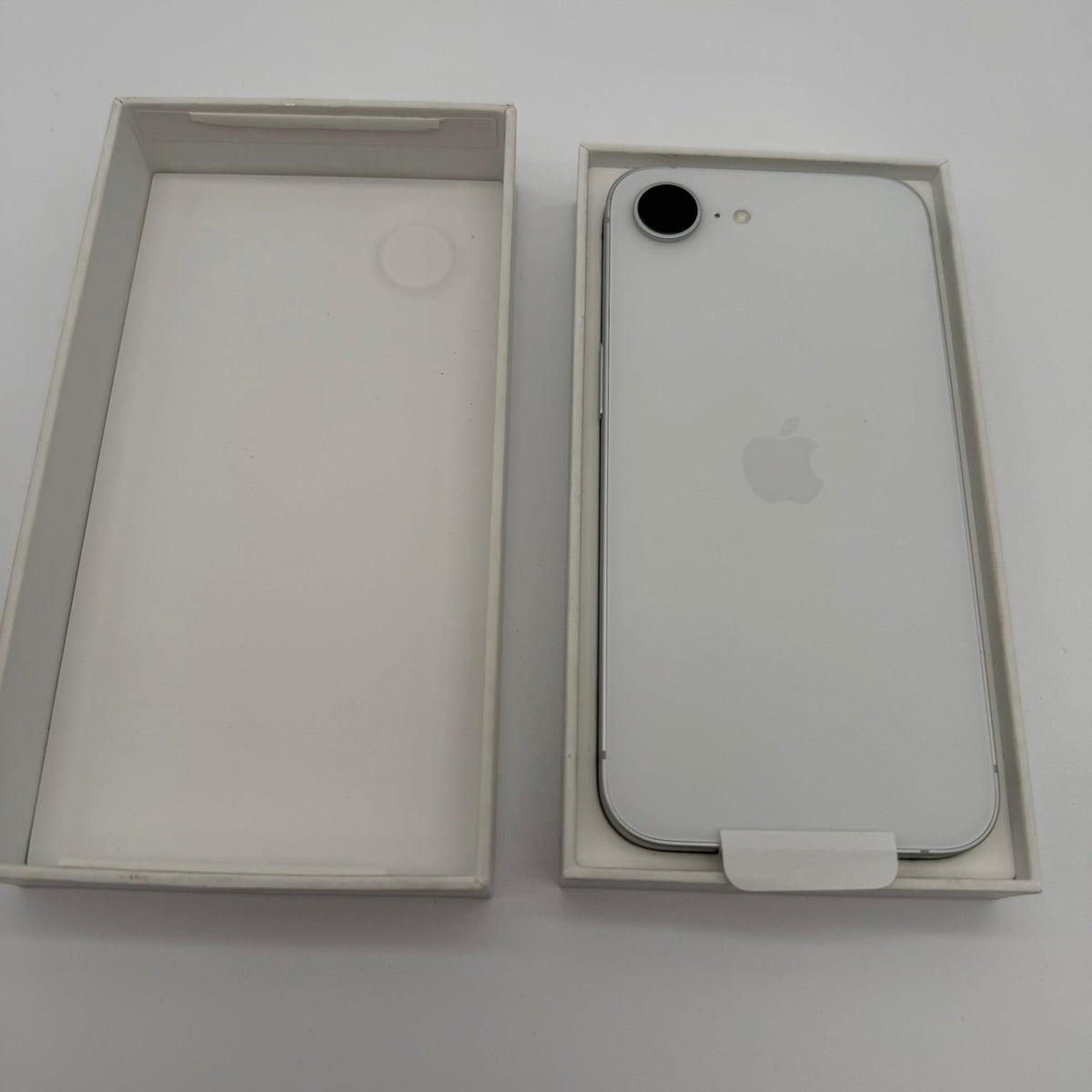 Apple iPhone 16e 128 GB Weiß – mit OVP