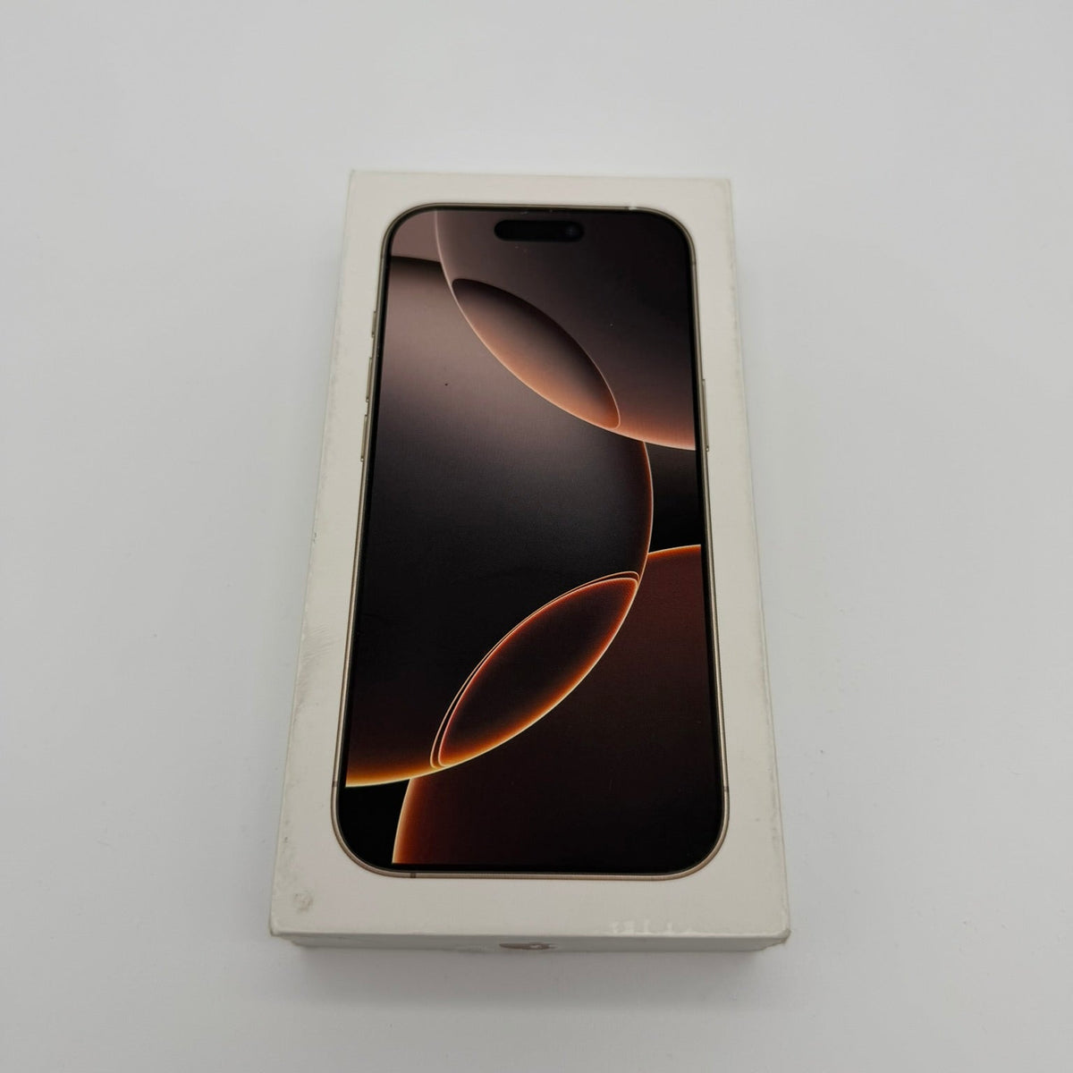 Apple iPhone 16 Pro 256 GB Titan Wüstensand – gebraucht, mit OVP und Ladekabel