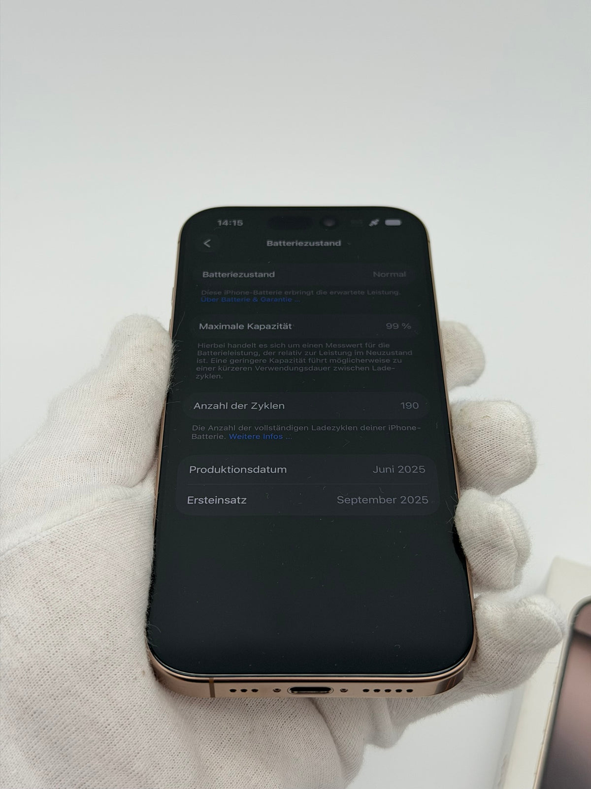 Apple iPhone 16 Pro 256 GB Titan Wüstensand – gebraucht, mit OVP und Ladekabel