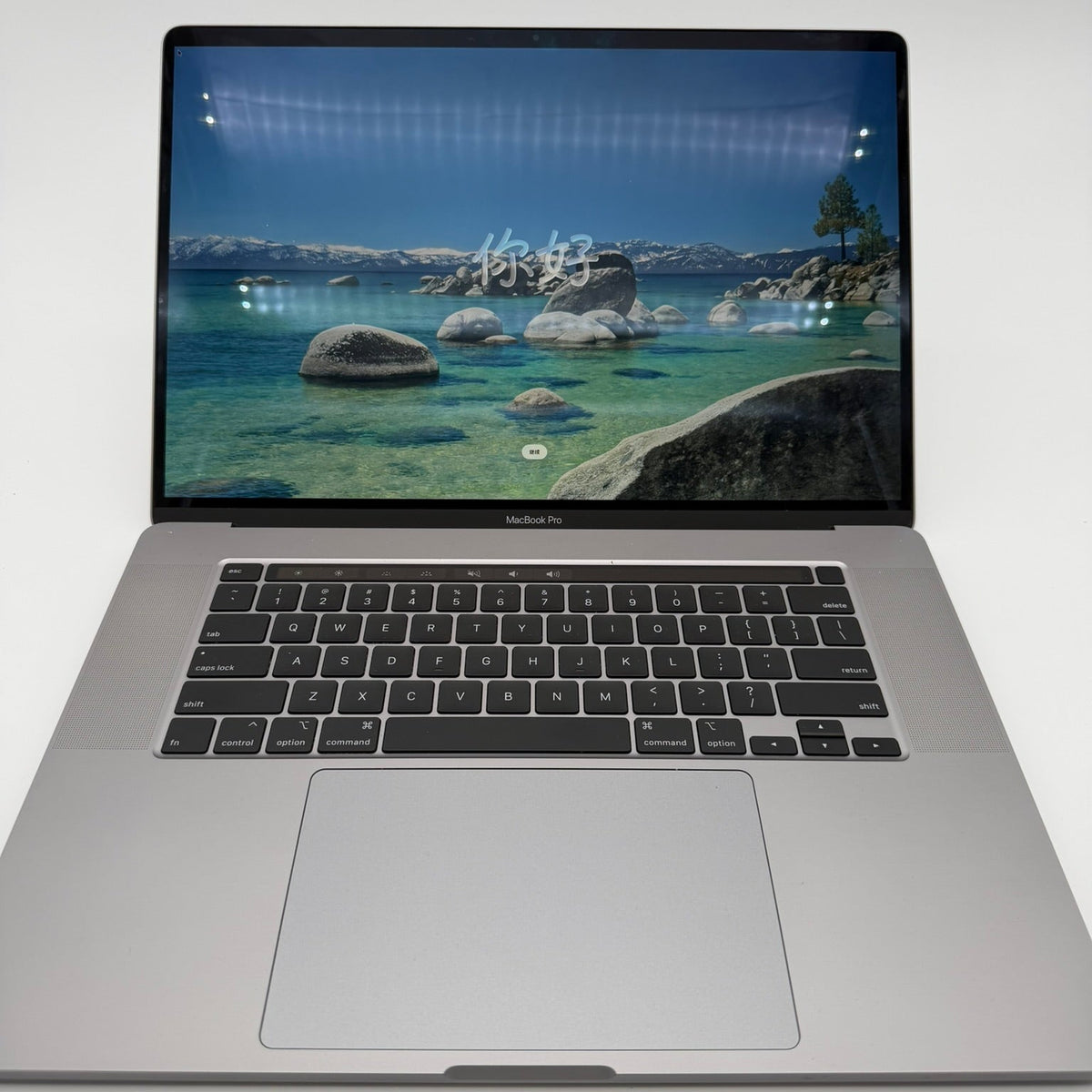 Apple MacBook Pro 16 2019 i9-9980HK 16GB 500GB SSD Radeon Pro 5300M QWERTY