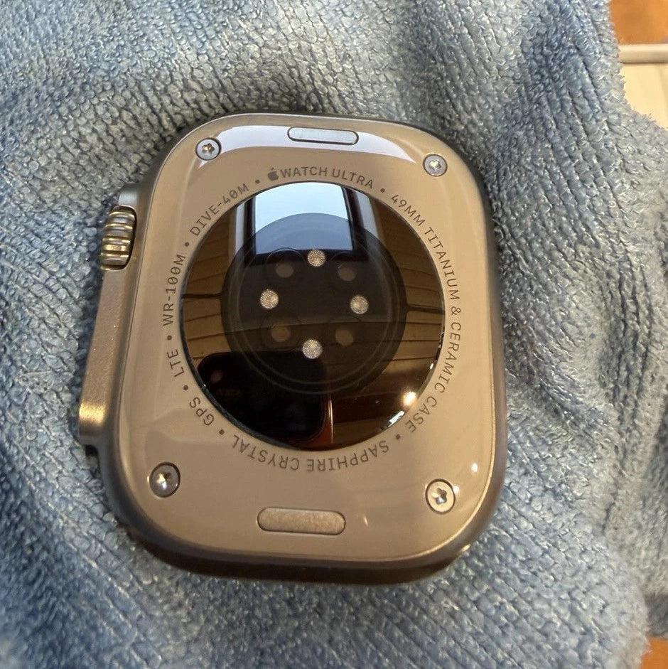 Apple Watch Ultra 2 49 mm Titan Natur GPS + Cellular mit Band & Ladekabel