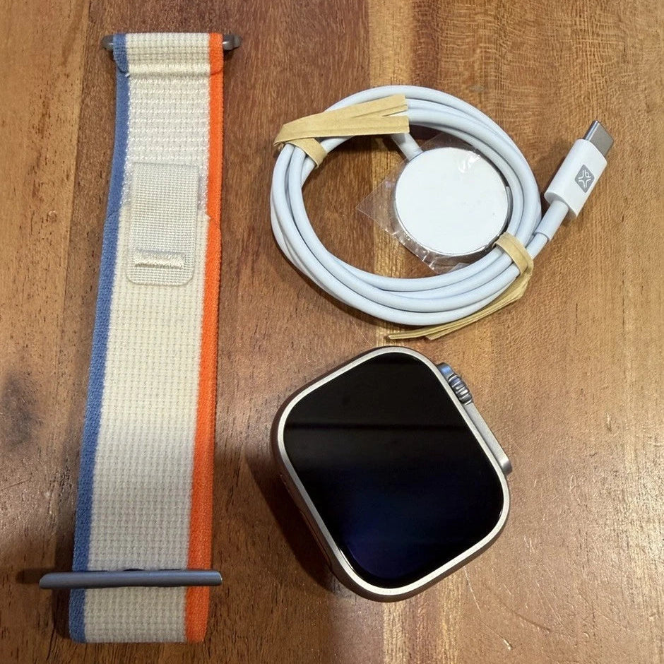 Apple Watch Ultra 2 49 mm Titan Natur GPS + Cellular mit Band & Ladekabel